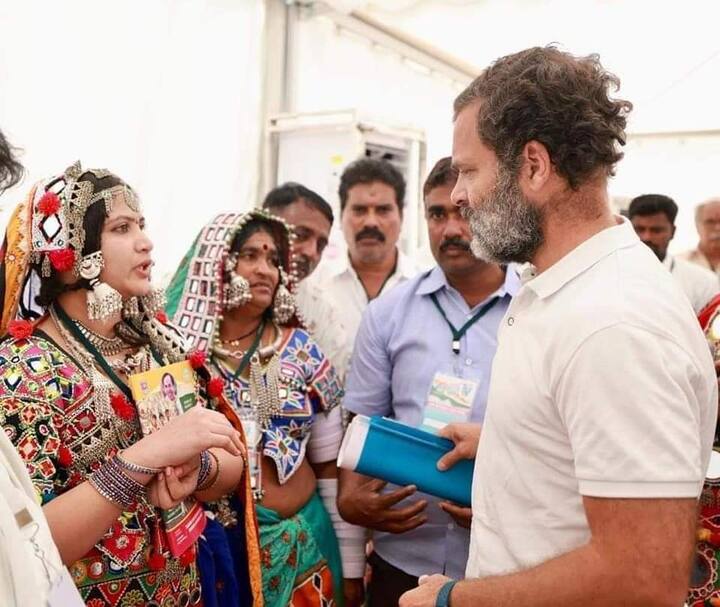 భారత్ జోడో యాత్రలో రాహుల్ గాంధీ గిరిజన రైతులతో సమావేశమయ్యారు. పోడు భూముల సమస్యను వారు రాహుల్ గాంధీకి వివరించారు