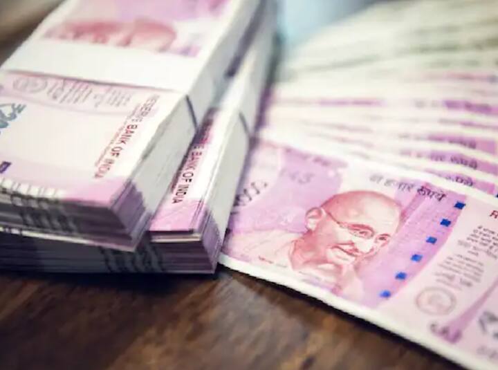 ਖਾਤਾ ਖੁੱਲ੍ਹਣ ਦੇ ਪੰਜ ਸਾਲ ਬਾਅਦ ਬੱਚਿਆਂ ਦਾ ਖਾਤਾ ਬੰਦ ਕੀਤਾ ਜਾ ਸਕਦਾ ਹੈ। ਇਸ ਦੇ ਨਾਲ, ਇਹ ਧਿਆਨ ਵਿੱਚ ਰੱਖੋ ਕਿ ਮਾਤਾ-ਪਿਤਾ ਵੀ ਸਿਰਫ ਬੱਚਿਆਂ ਦੀਆਂ ਜ਼ਰੂਰਤਾਂ ਲਈ ਖਾਤੇ ਤੋਂ ਅੰਸ਼ਕ ਨਿਕਾਸੀ ਕਰ ਸਕਦੇ ਹਨ। ਜੇਕਰ ਤੁਹਾਨੂੰ ਬੱਚਿਆਂ ਦੀ ਪੜ੍ਹਾਈ ਜਾਂ ਇਲਾਜ ਲਈ ਪੈਸੇ ਦੀ ਲੋੜ ਹੈ, ਤਾਂ ਤੁਸੀਂ ਖਾਤੇ ਵਿੱਚੋਂ ਪੈਸੇ ਕਢਵਾ ਕੇ ਇਸ ਨੂੰ ਬੰਦ ਕਰ ਸਕਦੇ ਹੋ।