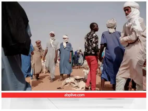 મૉરિટાનિયા (MAURITANIA): -  મૉરિટાનિયાની વસ્તી લગભગ 39 લાખ છે. મૉરિટાનિયાની પાસે કુલ સૈનિકોની સંખ્યા 16 હજાર છે. આ દેશની પાસે કુલ 26 વિમાન અને ચાર એટેક હેલીકૉપ્ટર છે. આ ઉપરાંત મૉરિટાનિયા પાસે પોતાના ખૂદના 35 લડાકૂ ટેન્ક પણ છે. મૉરિટાનિયાનુ ક્ષેત્રફળ 10 લાખ કિલોમીટર છે.