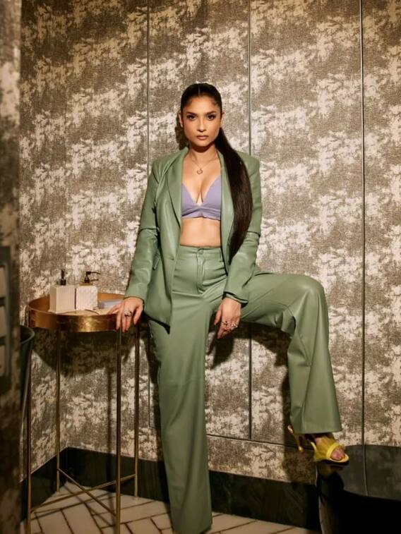 अंकिता ने बाथरूम में करवाया फोटोशूट