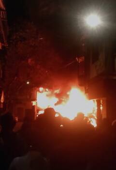 Photo : बुलढाण्यातील खामगावमध्ये आठवडी बाजार परिसरात आग