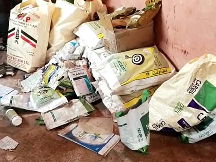 Saharanpur Fake fertilizer factory busted composting material recovered spot ANN Saharanpur: नकली खाद की फैक्ट्री का भंडाफोड़, मौके से कंपनियों के हॉल मार्क सहित खाद बनाने का सामान बरामद