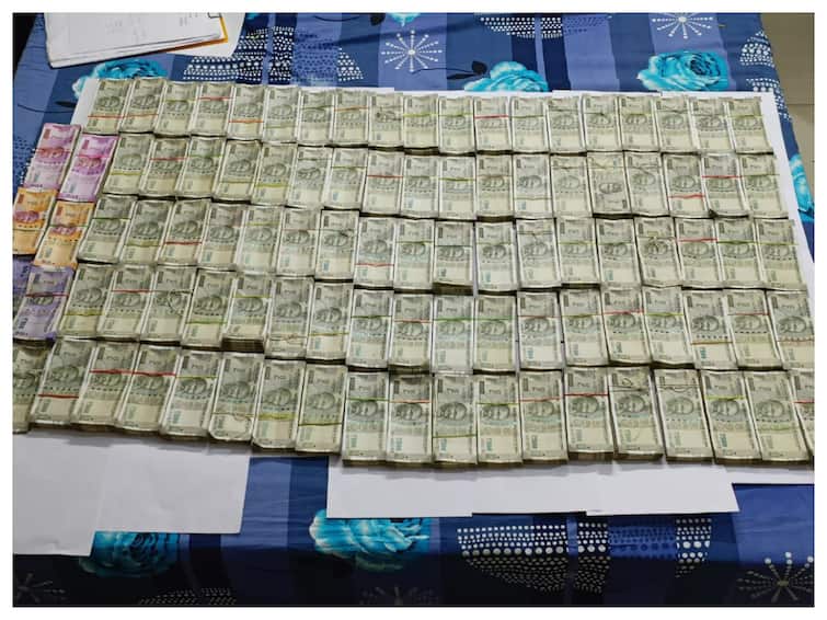 Assam: Senior Govt Official Arrested For Accepting Rs 90K Bribe, Rs 49 Lakh Recovered From Residence Assam: Senior Govt Official Arrested For Accepting Rs 90K Bribe, Rs 49 Lakh Recovered From Residence