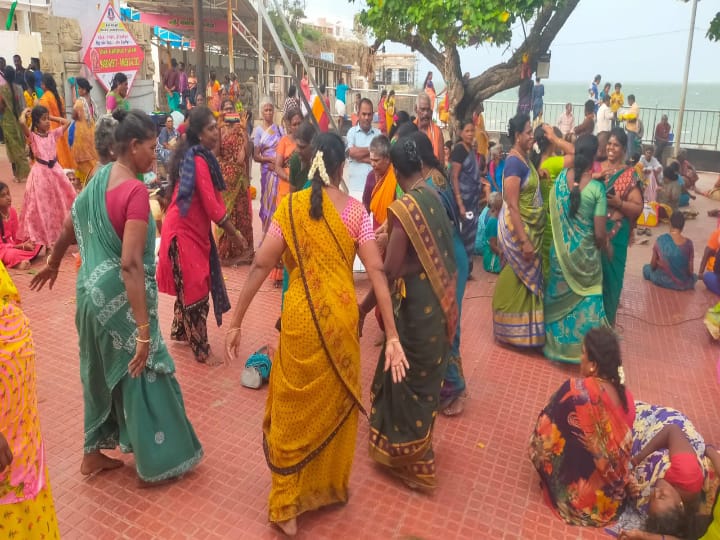 Kandha Shasti Festival : நாளை சூரசம்ஹாரம் : திருச்செந்தூரில் லட்சக்கணக்கில் குவியும் பக்தர்கள்..! பலத்த பாதுகாப்பு...