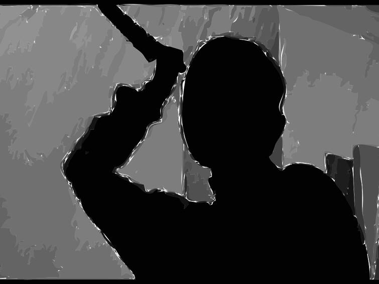 Delhi Youth stabbed to death for resisting eve-teasing of his sister in Patel Nagar Delhi Youth stabbed: சகோதரியை கிண்டல் செய்த இளைஞர்..! கத்தியால் குத்திக்கொலை செய்த சகோதரன்..! டெல்லியில் அதிர்ச்சி..