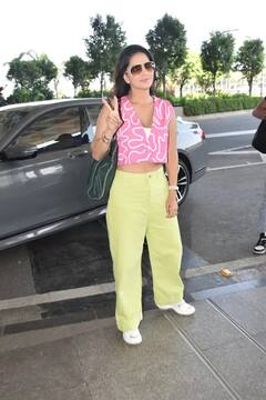 Sunny Leone: ਸੰਨੀ ਲਿਓਨੀ ਏਅਰਪੋਰਟ ਤੇ ਆਈ ਨਜ਼ਰ, ਅਦਾਕਾਰਾ ਦੇ ਏਅਰਪੋਰਟ ਲੁੱਕ ਨੇ ਜਿੱਤਿਆ ਫ਼ੈਨਜ਼ ਦਾ ਦਿਲ