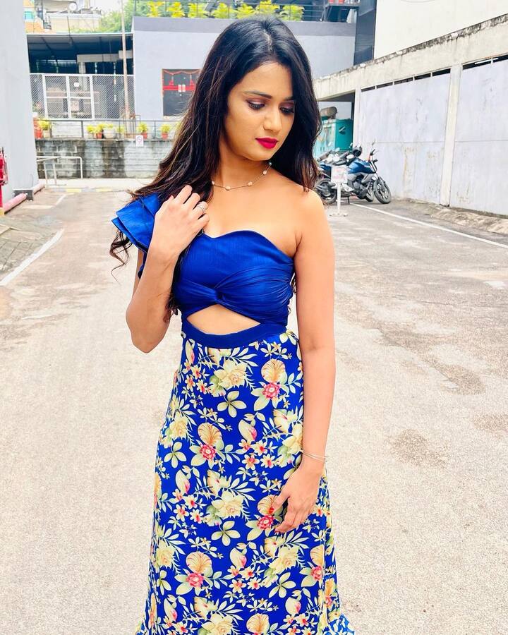 అరియానా  గ్లోరీ అందమైన ఫోటోలు. Image Credit: Ariyana Glory/Instagram