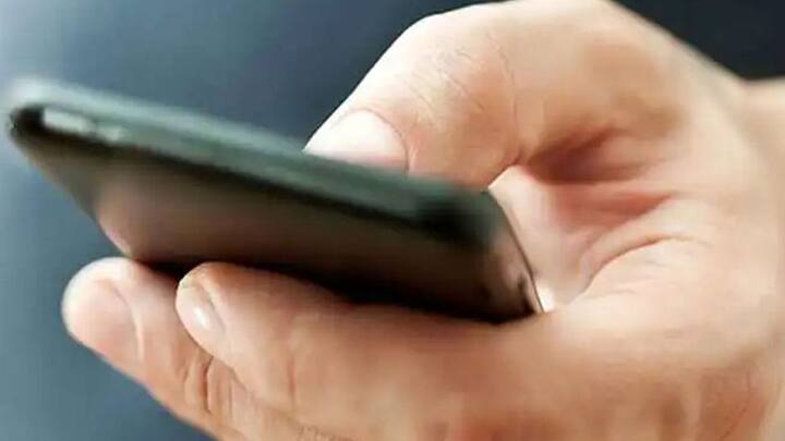 अगर आप घंटों तक अपने मोबाइल की स्क्रीन को बंद नहीं करते हैं, और लगातार अपने स्मार्टफोन का इस्तेमाल करते रहते हैं तो इसकी वजह से मदर बोर्ड पर बुरा असर पड़ सकता है. आपके स्मार्टफोन का मदर बोर्ड खराब हो सकता है. इससे अलग, इस वजह से कोई जरूरी पार्ट डैमेज भी हो सकता है. ध्यान रहे कि स्मार्टफोन को ब्रेक देना जरूरी है.