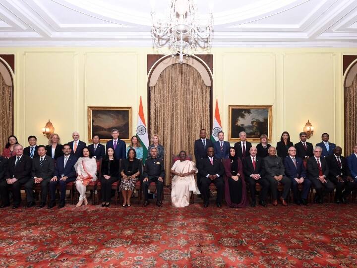 राष्ट्रपति भवन (President's House) की ओर से जारी बयान के अनुसार, राष्ट्रपति ने इस पर जोर दिया कि वैश्विक स्तर पर आतंकवाद से निपटने के लिए तैयार की जा रही योजना और रूपरेखा का मार्गदर्शक आतंकवाद के प्रति तनिक भी सहन नहीं करने की (जीरो टॉलरेंस) नीति होनी चाहिए.