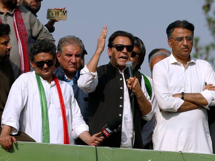 Imran Khan again lauds India as he begins long march in Pakistan broadcast ban इमरान खान की ताकत देख क्या डर गई है शहबाज़ शरीफ सरकार?