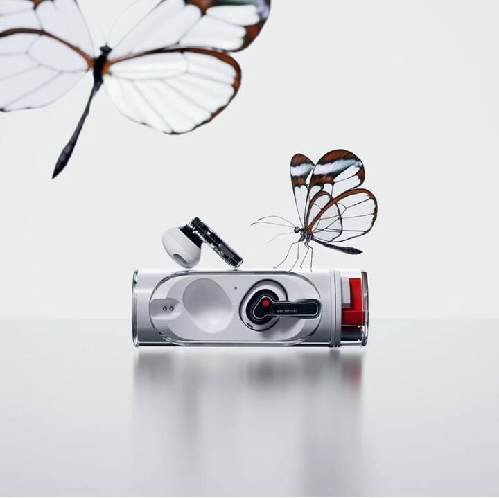 नवीन इअरबड्सच्या डिझाइनवर कंपनीने खूप मेहनत घेतली आहे. तुम्ही भारतीय बाजारपेठेत अशा प्रकारचे डिझाइन असलेले इअरबड्स क्वचितच पाहिले असतील. अतुलनीय डिझाइन व्यतिरिक्त, हे नवीनतम इयरबड जबरदस्त बॅटरी लाईफसोबत येतात.(फोटो सौजन्य : nothing website)