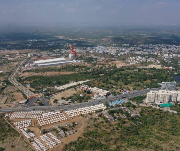 विश्वास स्वरूपम मूर्ती जगातील सर्वात उंच शिवमूर्ती असून तिची उंची 396 फूट आहे.