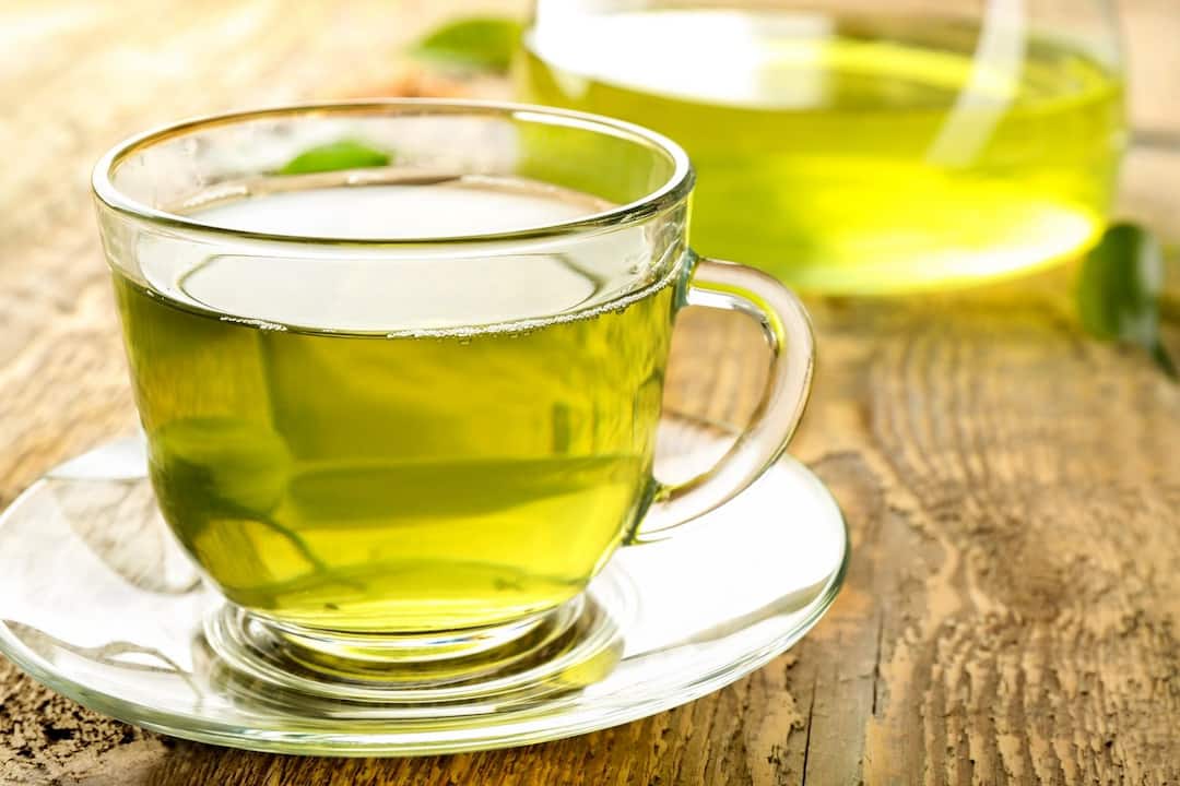 Green tea benefits dos and donts you should avoid these mistakes with green tea to get best benefits Green Tea : ग्रीन टीचे फायदे अनेक, पण... 'या' चुका पडतील महागात; होईल भलतंच