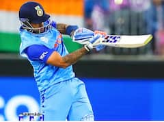 IND vs SA : ਵਿਕਟਾਂ ਵਿਚਕਾਰ ਨਹੀਂ ਘਟੀ 'ਸੂਰਜ' ਦੀ ਚਮਕ, ਬਣੇ ਟੀਮ ਇੰਡੀਆ ਦੇ ਸੰਕਟਮੋਚਨ