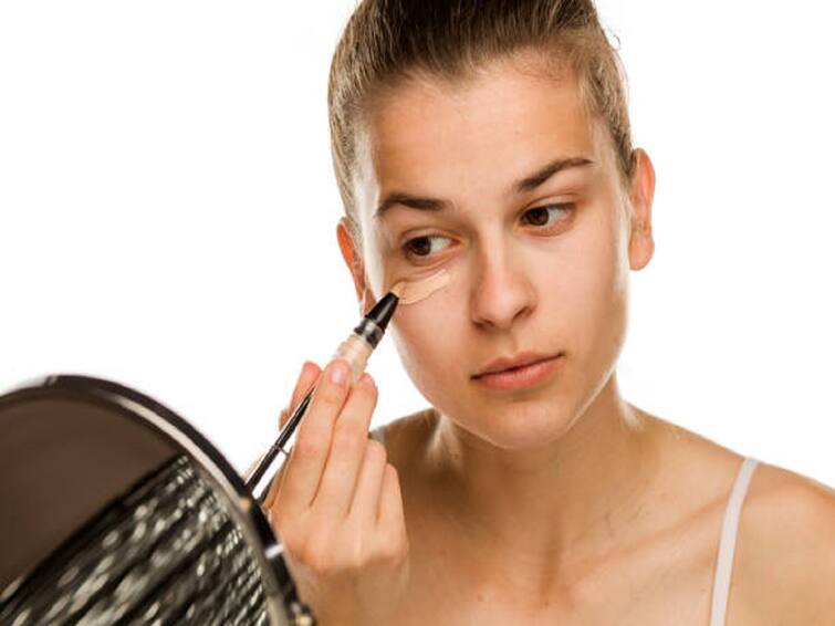 Concealer to Primer, 5 Easy Ways to Hide Unwanted Facial Hair Unwanted Facial Hair : ப்யூட்டி பார்லர் போக டைம் இல்லையா? முகத்துல தேவையில்லாத முடிகளை மறைக்கணுமா? இதோ சூப்பர் வழிகள்