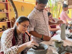 छत्तीसगढ़: देश भर के मशहूर शिल्पकार पहुंचे भिलाई, तीन दिवसीय कार्यशाला में दिखाएंगे अपना हुनर