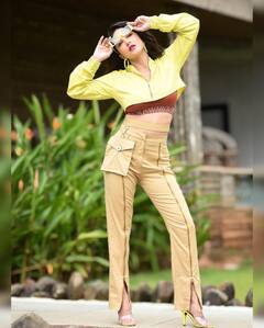 Uorfi के नक्शे कदम पर चलीं Sunny Leone, मिस जावेद से मेल खाने लगे हैं एक्ट्रेस के आउटफिट्स