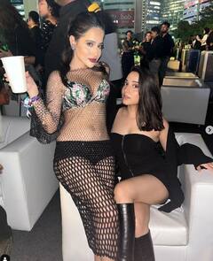 Urfi Javed Pics: બહેનો સાથે ઉર્ફી જાવેદે કરી Rooftop પાર્ટી, જાળીદાર કપડામાં ફરી બની કેમેરાનું ફોક્સ