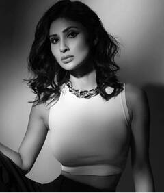 Mouni Roy ਨੇ ਹੈਲੋਵੀਨ ਪਾਰਟੀ ਤੋਂ ਬਾਅਦ ਦਿਖਾਈ ਆਪਣੀ ਵਿੰਟੇਜ ਲੁੱਕ, ਬਲੈਕ ਐਂਡ ਵ੍ਹਾਈਟ ਤਸਵੀਰਾਂ 'ਚ ਆਪਣੀ ਨਜ਼ਰ ਆਈ ਬੇਹੱਦ ਖੂਬਸੂਰਤ