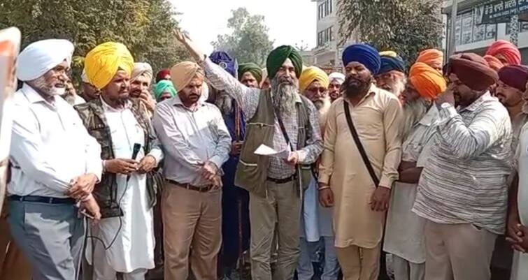 Shiromani Akali Dal activists reached Amritsar to stop the satsang of Dera Sirsa lovers Punjab News: ਡੇਰਾ ਪ੍ਰੇਮੀਆਂ ਦੀਆਂ ਬੱਸਾਂ ਅੱਗੇ ਲੇਟ ਗਏ ਸ਼੍ਰੋਮਣੀ ਅਕਾਲੀ ਦਲ ਅੰਮ੍ਰਿਤਸਰ ਦੇ ਕਾਰਕੁਨ