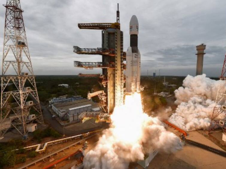 ISRO Aims To Develop Reusable Launch Vehicle Capable Of Carrying Heavier Payloads: Report ISRO Aims To Develop Reusable Launch Vehicle Capable Of Carrying Heavier Payloads: Report