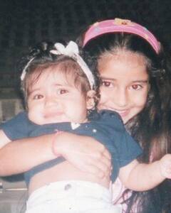 तस्वीरों में दिख रही ये क्यूट बच्ची है आज बन चुकी है हीरोइन, बर्थडे पर मां ने शेयर कीं फोटोज़...आपने पहचाना?