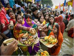 Photos: कैसे देशभर में मना छठ का त्योहार, ये खास तस्वीरें चेहरे पर ला देंगी मुस्कान