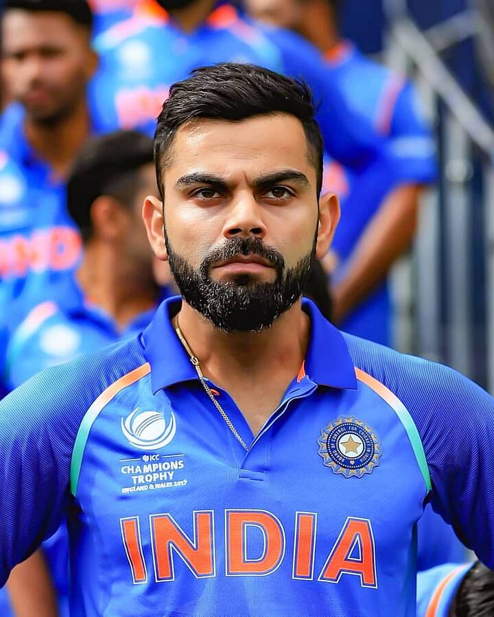 எனினும் இந்தப் போட்டியில் 11 ரன்கள் எடுத்திருந்த போது டி20 உலகக் கோப்பை தொடரில் 1000 ரன்களை கடந்த முதல் இந்தியா வீரர் என்ற சாதனையை கோலி படைத்துள்ளார்.