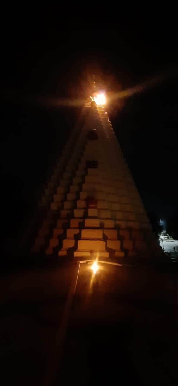 कोल्हापूर शहरातील अंबाबाई मंदिरासह रंकाळा तलाव, पन्हाळा किल्ला, आंबा घाट, गगन बावडा आदी प्रसिद्ध पर्यटन स्थळांवर राज्य आणि लगतच्या कर्नाटकातील पर्यटकांनी या आठवड्यात कोल्हापूर गजबजले आहे.