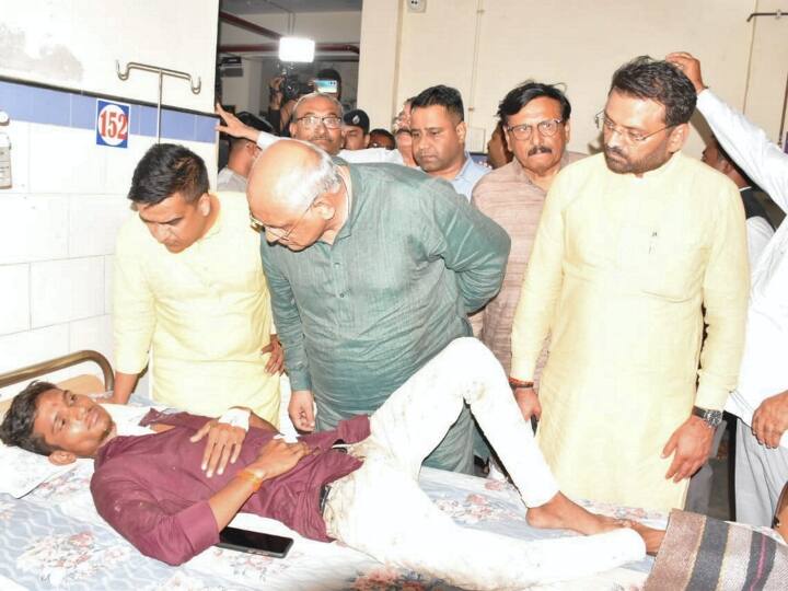 घटना को लेकर भाजपा पर निशाना साधते हुए कांग्रेस नेता एवं राज्यसभा सदस्य सुरजेवाला ने कई ट्वीट करके कहा, ‘‘मोरबी पुल हादसे में गई अनगिनत जानों की दर्दनाक खबर ने पूरे देश का दिल दहला दिया है. सभी शोक संतप्त परिवारों को संवेदनाएं. यह प्राकृतिक हादसा नहीं, मानव निर्मित त्रासदी है. गुजरात की भाजपा सरकार इस जघन्य अपराध की सीधे-सीधे दोषी है.’’