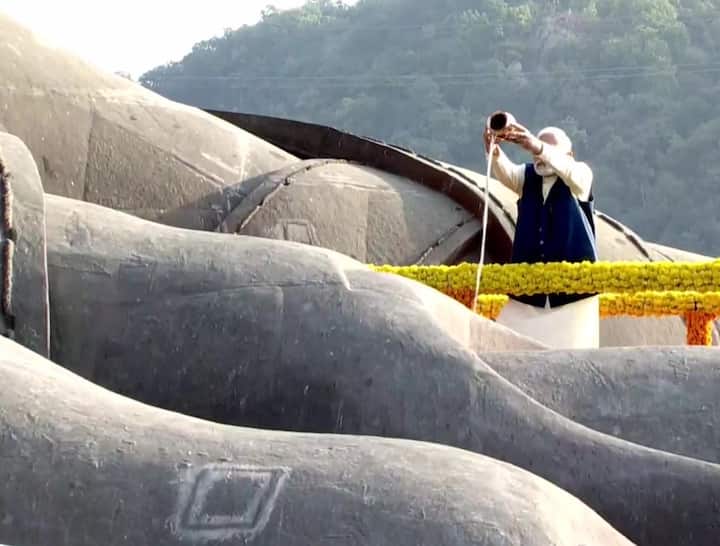 ગુજરાત વિધાનસભાની ચૂંટણીને લઈ પીએમ મોદી હાલ ત્રણ દિવસના ગુજરાત પ્રવાસે છે.