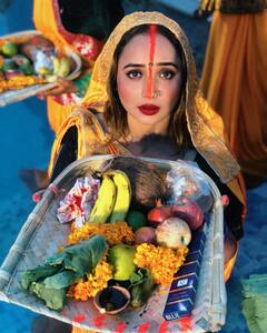 Chhhath Puja: भोजपुरी सिनेमा में दिखी छठ पर्व की धूम, Akshara Singh से लेकर Ravi Kishan ने दी फैंस को शुभकामनाएं