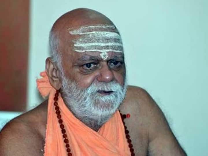 Shankaracharya Swami Nischalananda Saraswati says jesus christ lived in India for 10 years 'ईसा मसीह थे हिंदू, भारत में बिताए 10 साल'... स्वामी निश्चलानंद सरस्वती के इस बयान से खड़ा हुआ विवाद
