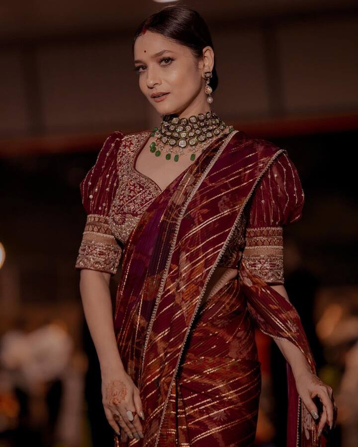 अंकिता लोखंडे (Ankita Lokhande) इन दिनों अपनी शादीशुदा जिंदगी को जबरदस्त तरीके से एंजॉय कर रही हैं. अंकिता ने अब अपना लेटेस्ट सुहागन अवतार दिखाया है जिसे फैंस काफी पसंद कर रहे हैं.