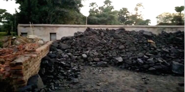 Birbhum News 7 arrested due to coal smuggling Birbhum News: 'অভিনব উপায়' ফেল, কয়লা পাচারের প্ল্যান ভেস্তে দিল পুলিশ, গ্রেফতার ৭