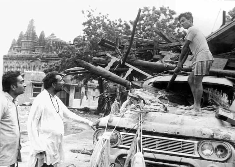 Morbi Bridge Collapse: 1979 at morbi machchhu dam Narendra Modi done relief work Indira Gandhi also visit Morbi Bridge Collapse: મોદી 1979માં મોરબીની હોનારત વખતે રાહત કાર્યમાં જોડાયા હતા, જાણો કોની સાથે શેર કર્યો કિસ્સો