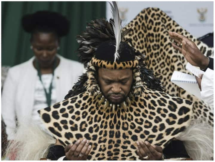 South Africa: Indian-origin carpenter Rajiv Singh got order to make king Zulu King furniture  money became a dispute abpp जुलू के राजा का सिंहासन विवादों में फंसा, भारतवंशी कारपेंटर ने ऑर्डर रोका
