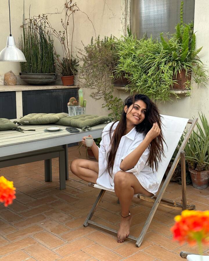 దివి అందమైన ఫోటోలు  -Image Credit: Divi Vadthya/Instagram
