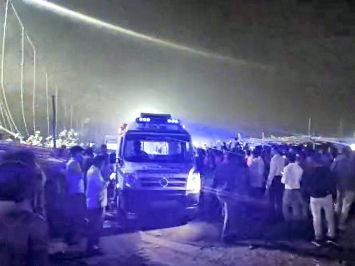 अस्पतालों में एक के बाद एक घायल व्यक्ति को लाया जा रहा है. अचानक हुए इस हादसे के बाद अस्पतालों को भी कई परेशानियों का सामना करना पड़ा. त्योहारी सीजन के चलते छुट्टी के कारण डॉक्टरों की कमी का भी सामना करना पड़ रहा है.