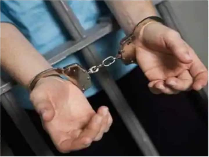 Patwari arrested by Vigilance Bureau on charges of taking Rs 13000 bribe ਮਾਲ ਪਟਵਾਰੀ ਨੂੰ 13,000 ਰੁਪਏ ਰਿਸ਼ਵਤ ਲੈਣ ਦੇ ਦੋਸ਼ ਹੇਠ ਵਿਜੀਲੈਂਸ ਬਿਊਰੋ ਵੱਲੋਂ ਗ੍ਰਿਫਤਾਰ