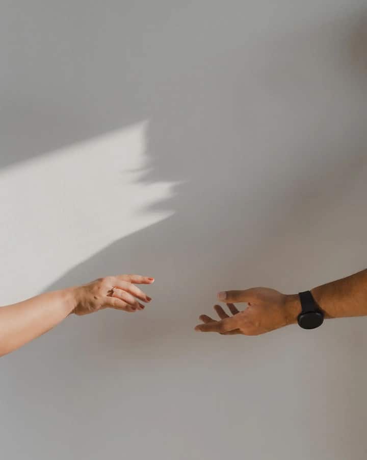 இந்த புது ஜோடிக்கு ரசிகர்கள் வாழ்த்து தெரிவித்து வருகின்றனர்