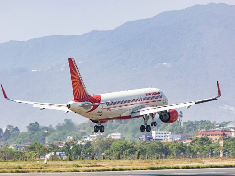 Tata Group Air india news  Air india gets 120 million dollar in loan from smbc of japan to buy airbus planes marathi news  एअर इंडियाला जपानची साथ, जपानच्या बँकेकडून मिळालं मोठं कर्ज