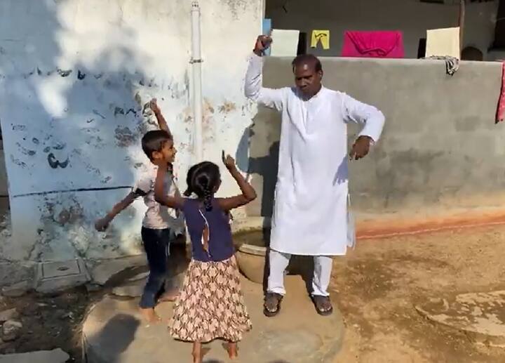 KA Paul dance with school children in Munugode By poll campaign KA Paul Dance: స్కూల్ పిల్లలకి చాక్లెట్లు, చిన్నారులకు కేఏ పాల్ డాన్స్ - వీడియో వైరల్