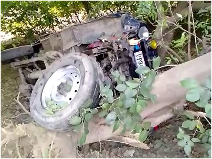 Sitapur: सीतापुर में गश्त कर रही पुलिस की जीप को वाहन ने मारी टक्कर, दारोगा की मौत, 3 पुलिसकर्मी घायल sitapur an unknown vehicle collided with police jeep a sub inspector died ann Sitapur: सीतापुर में गश्त कर रही पुलिस की जीप को वाहन ने मारी टक्कर, दारोगा की मौत, 3 पुलिसकर्मी घायल