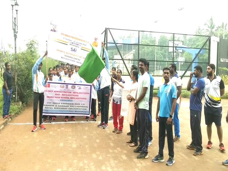 Solidarity run in Mayiladuthurai held on Sardar Vallabhbhai Patel's birthday TNN சர்தார் வல்லபாய் பட்டேல் பிறந்தநாள்; மயிலாடுதுறையில் ஒற்றுமை ஓட்டம்!