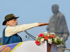 PM Modi in Kevadia: पीएम मोदी ने केवड़िया में एकता दिवस परेड में लिया हिस्सा, सरदार पटेल को दी श्रद्धांजलि, देखें तस्वीरें