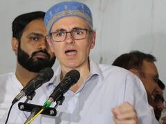 लद्दाख पहुंचे उमर अब्दुल्ला ने प्रशासन पर लगाया आरोप, बोले- लोगों से मिलने नहीं दिया, माइक पर बोलने से रोका