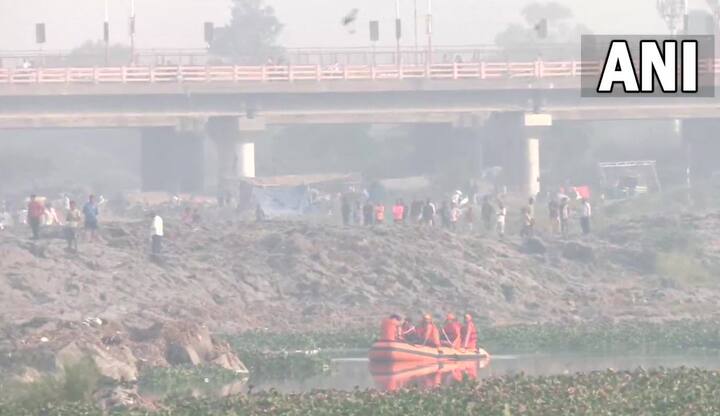 Morbi Cable Bridge Collapses: મોરબીની મચ્છુ નદી પર બનેલો ઝૂલતો પુલ તૂટી પડતા અત્યાર સુધીમાં 140 લોકોના મોત થયા છે. મોરબી સિવિલ હોસ્પિટલમાં આવ્યા 132 મૃતદેહ આવ્યા, જે પૈકી 130 મૃતદેહ પરિજનોનો સોંપાયા.