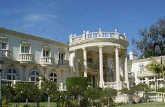 'मन्नत' को सजाने में गौरी खान को लगे थे 4 साल, देखें शाहरुख खान के 200 करोड़ के आलीशान घर की Inside Pictures