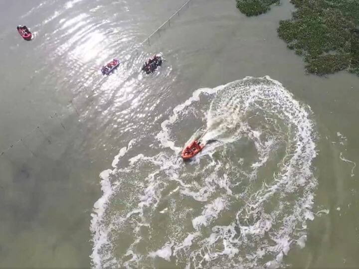 NDRF said The Army, Air Force, Navy, State Disaster Response Force (SDRF) involved in the Morbi River Incident joint rescue operation ANN Morbi River Rescue : लापता लोगों की तलाश अब भी जारी..NDRF ने बताया मोरबी में कैसे चला रेस्क्यू ऑपरेशन, बची 170 की जान
